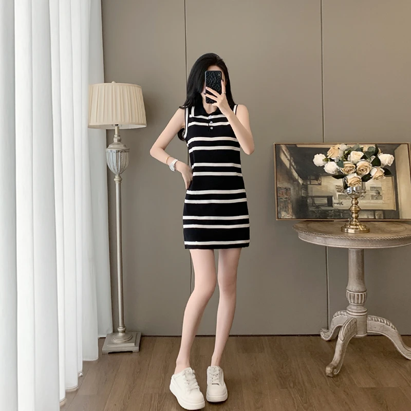 新款高腰针织条纹翻领短裙夏季无袖气质连衣裙休闲大码时髦小姨风