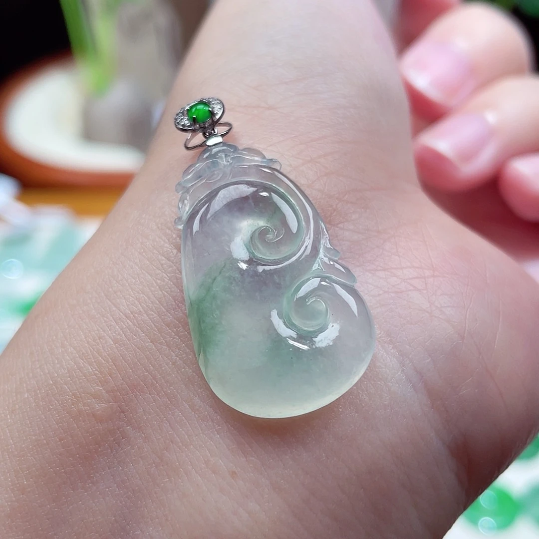 翡翠颈饰18K金镶嵌18k如意