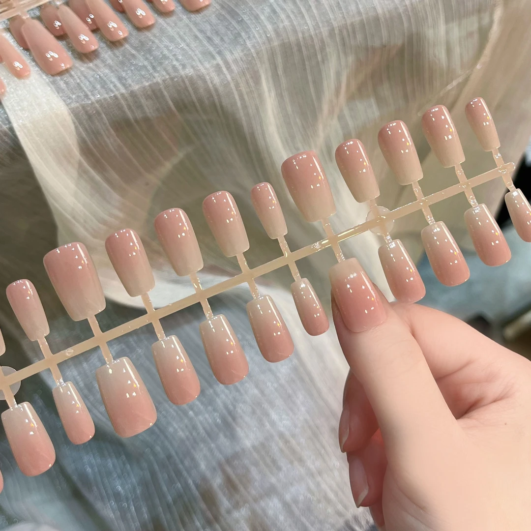 温柔裸粉渐变穿戴甲美甲贴片穿戴可拆卸式美甲