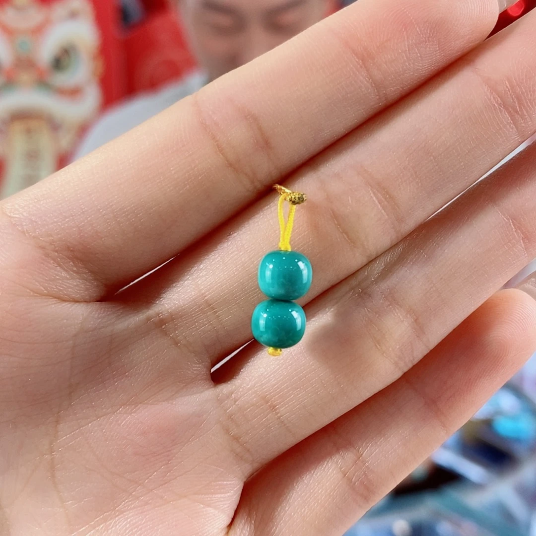 小***祺绿松石未镶嵌珠宝奇石