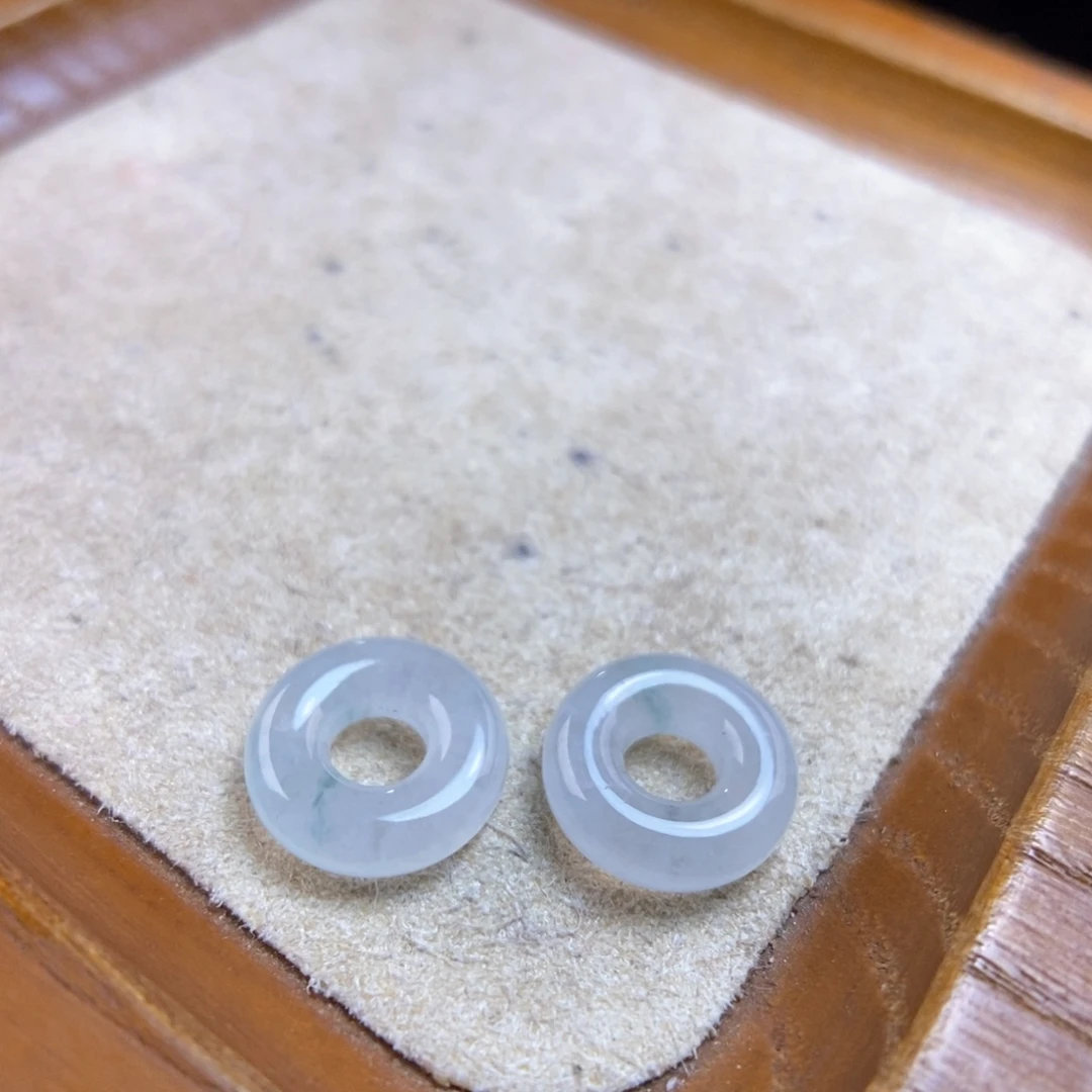 翡翠未镶嵌颈饰蓝花圈福利不退换