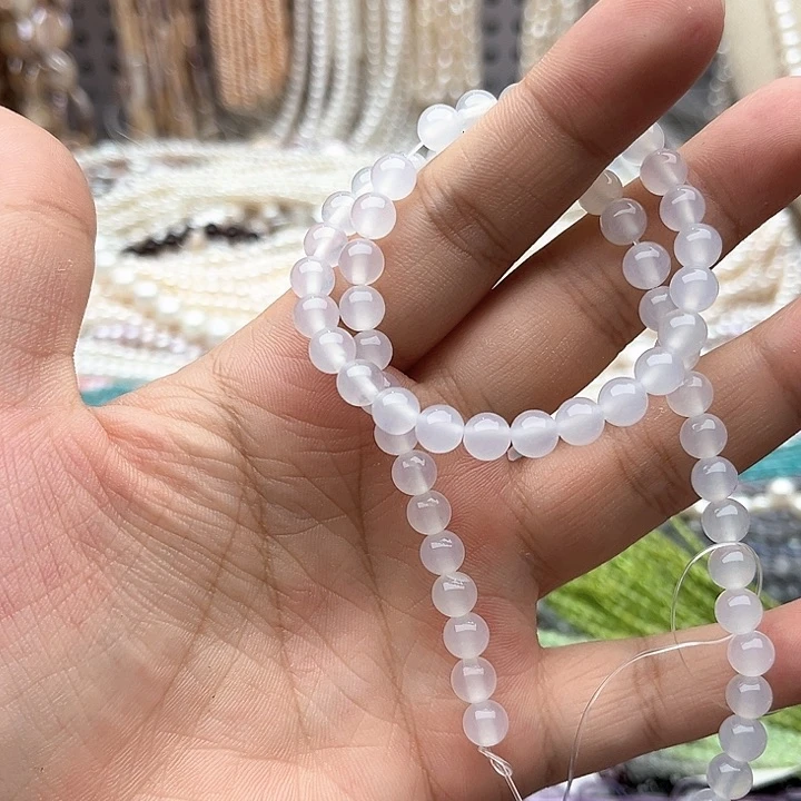 未镶嵌玛瑙/玉髓珠宝半成品一条6mm左右白玛瑙