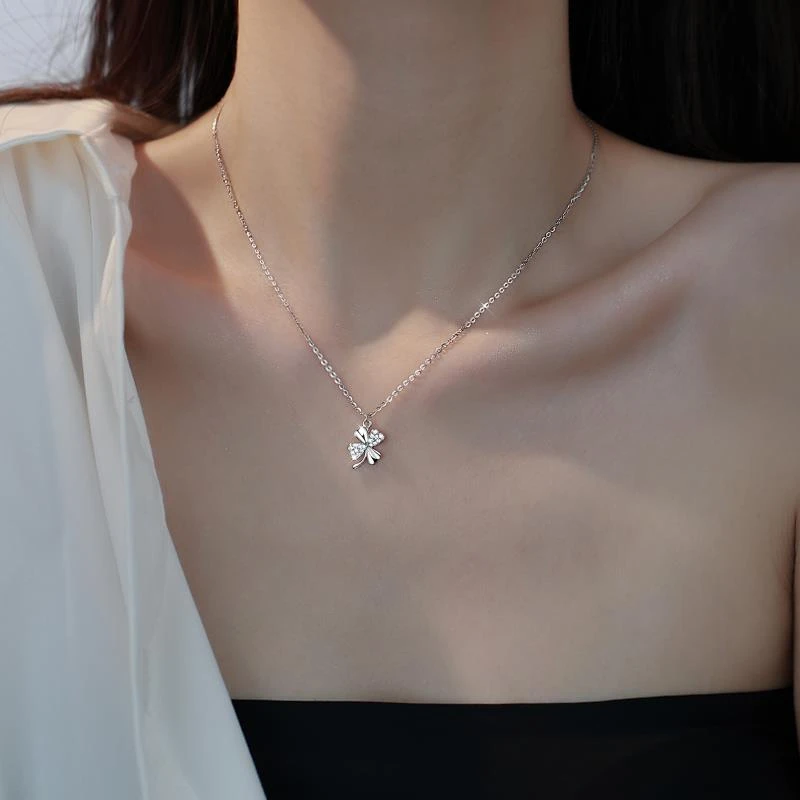 CIOEM KOUIM 吊坠足银 幸运四叶草项链女轻奢小众高级感锁骨链
