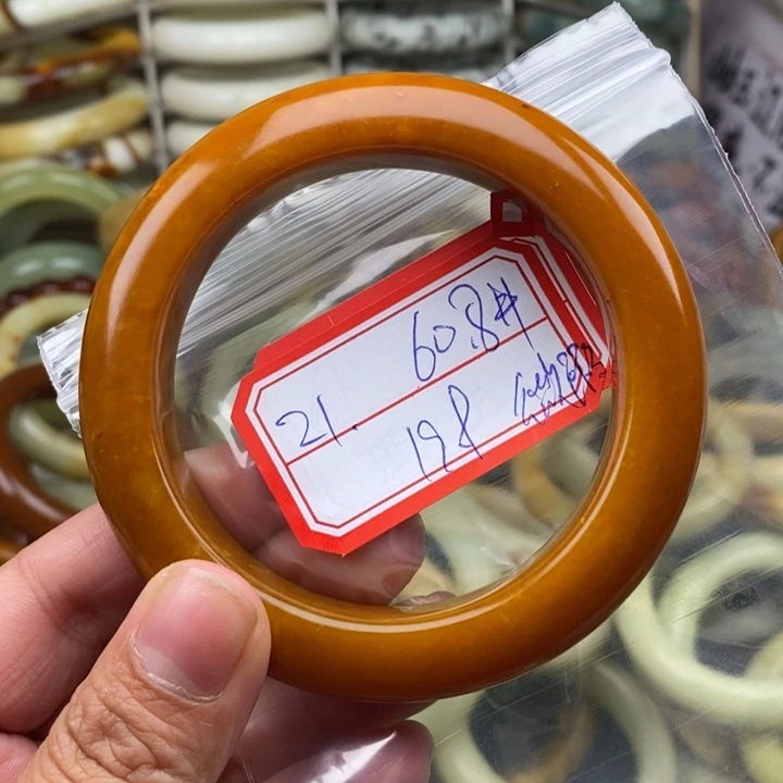 未镶嵌蛇纹石玉颈饰