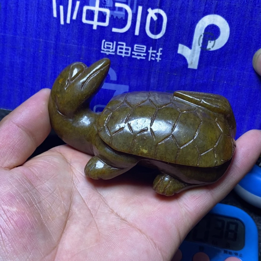 和田玉未镶嵌把件扮**虎