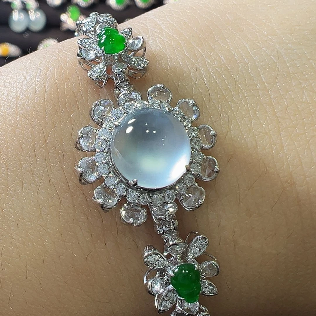 18K金镶嵌戒指翡翠