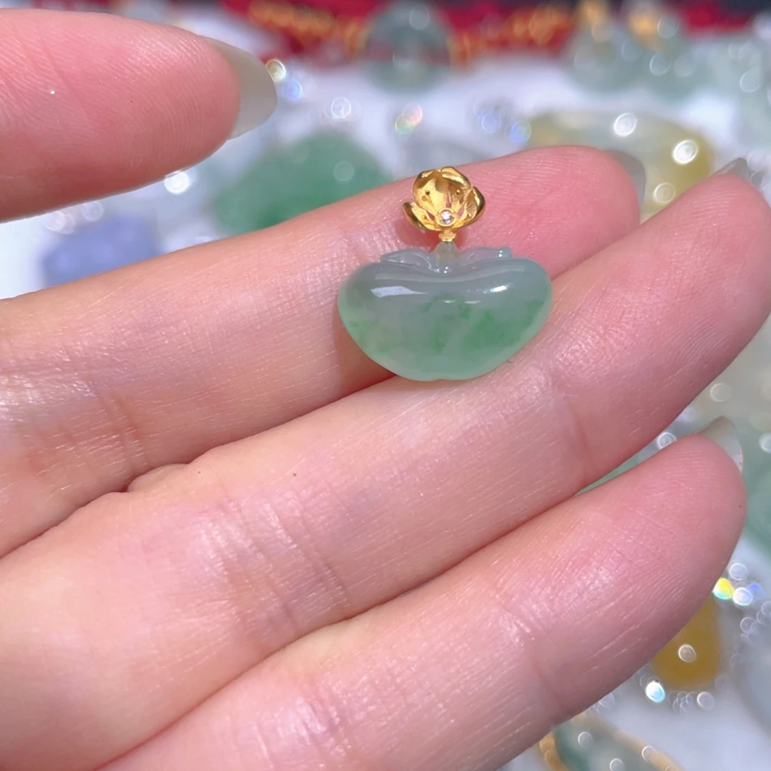 颈饰18K金镶嵌翡翠翡翠