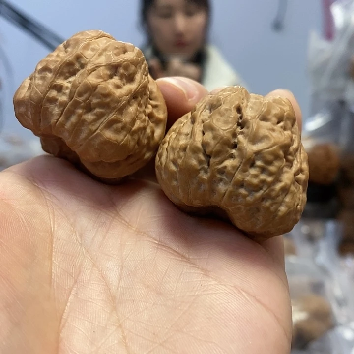 文玩核桃把件37红皮蛤蟆头