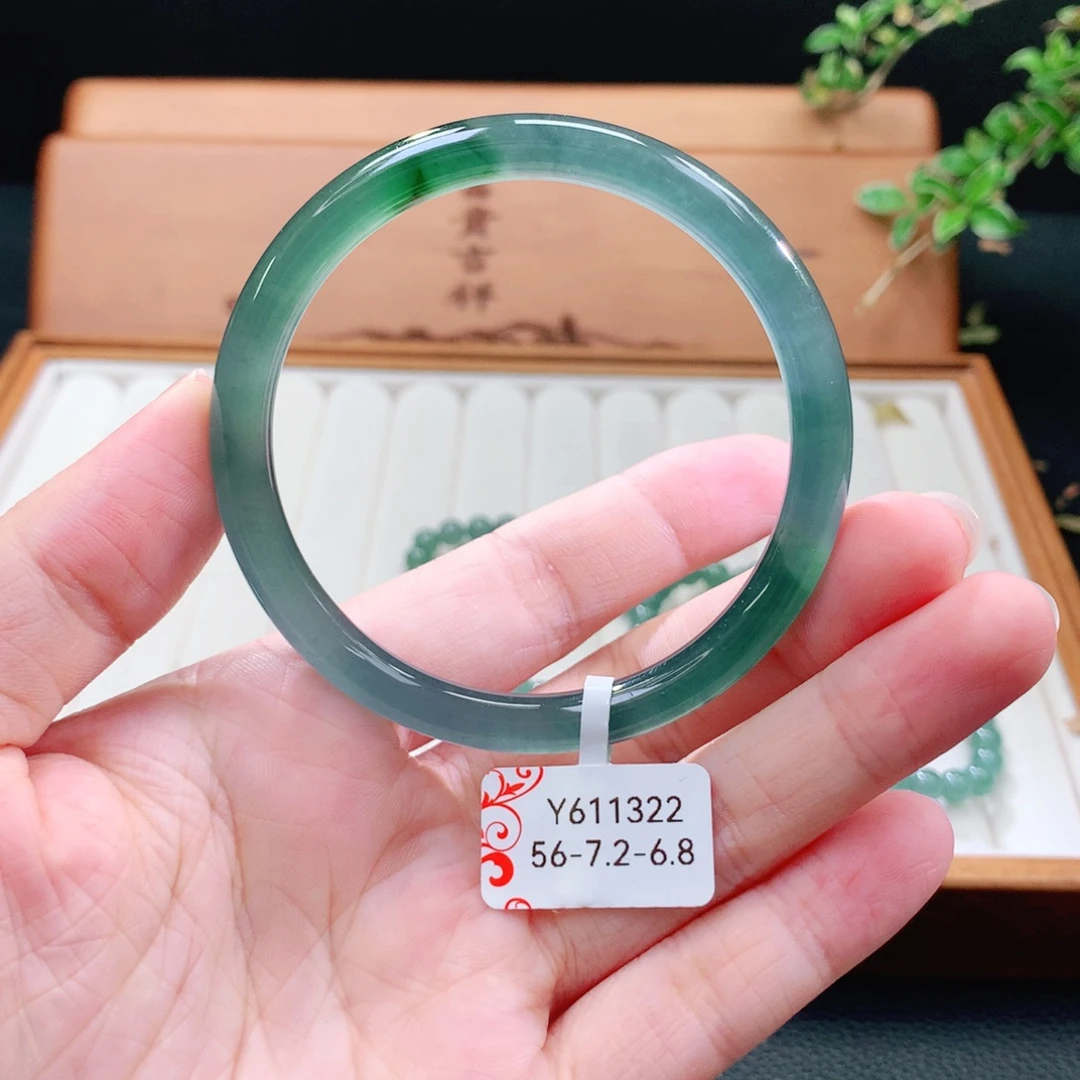 翡翠手镯（圆镯）未镶嵌