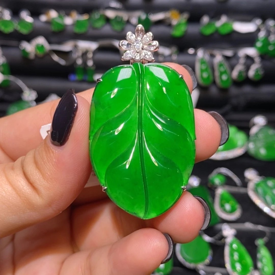 翡翠18K金镶嵌颈饰天然翡翠