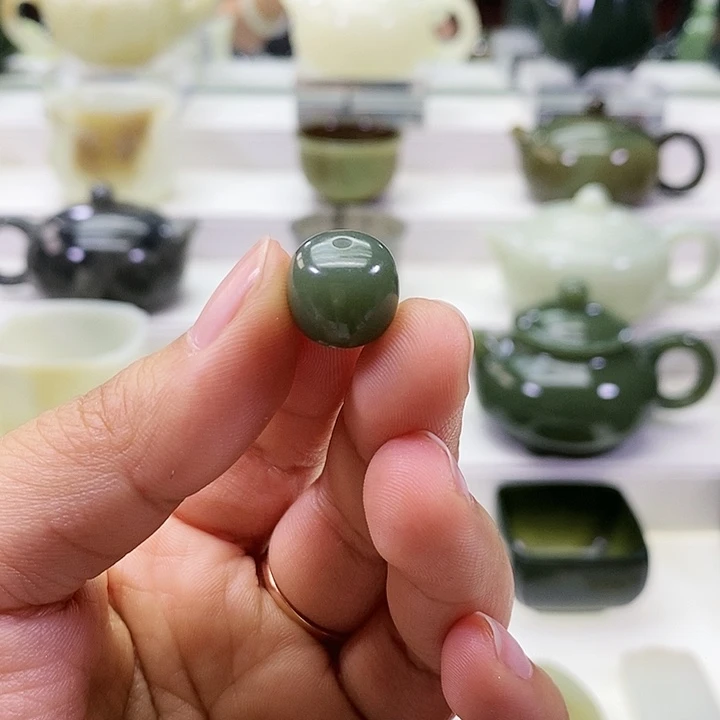 未镶嵌和田玉挂件小*袁单珠