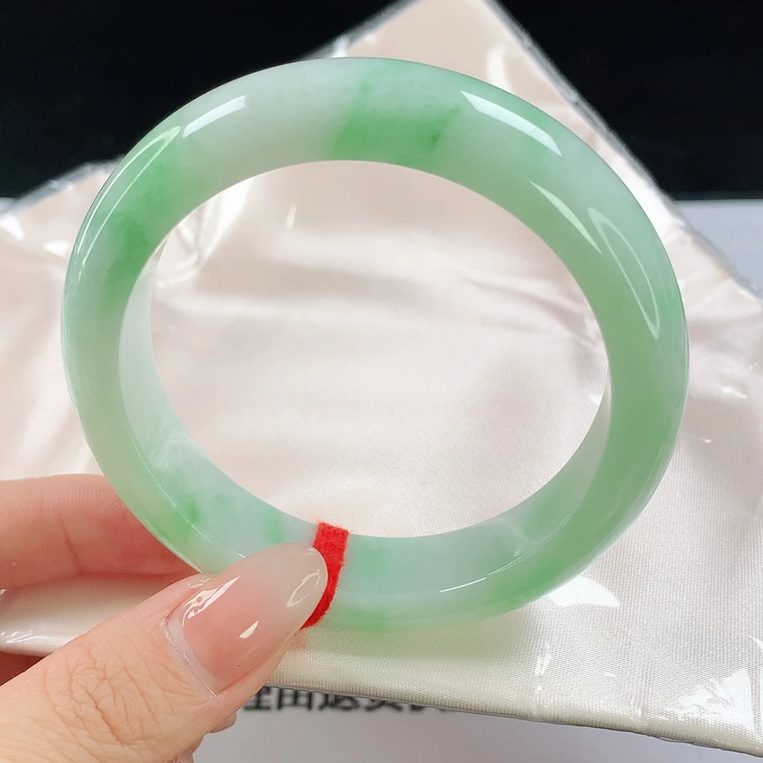 翡翠手镯未镶嵌147翡翠