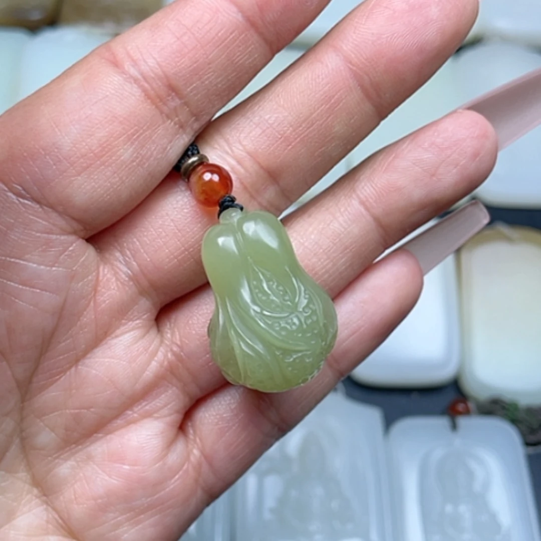 【闪购商品】颈饰未镶嵌和田玉平*人