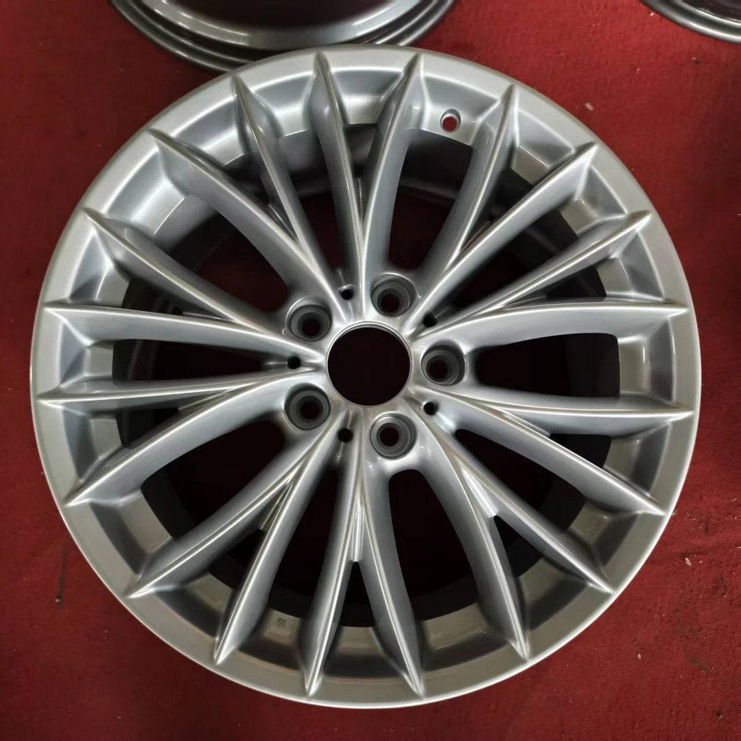 18寸宝马335原装轮毂拆车烤漆处理 假一赔三质保三年不变形不开裂