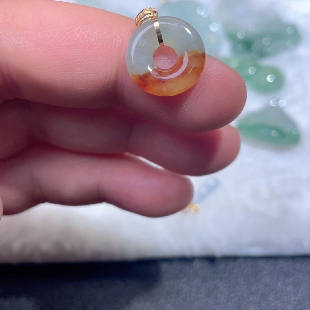 翡翠18K金镶嵌颈饰翡翠