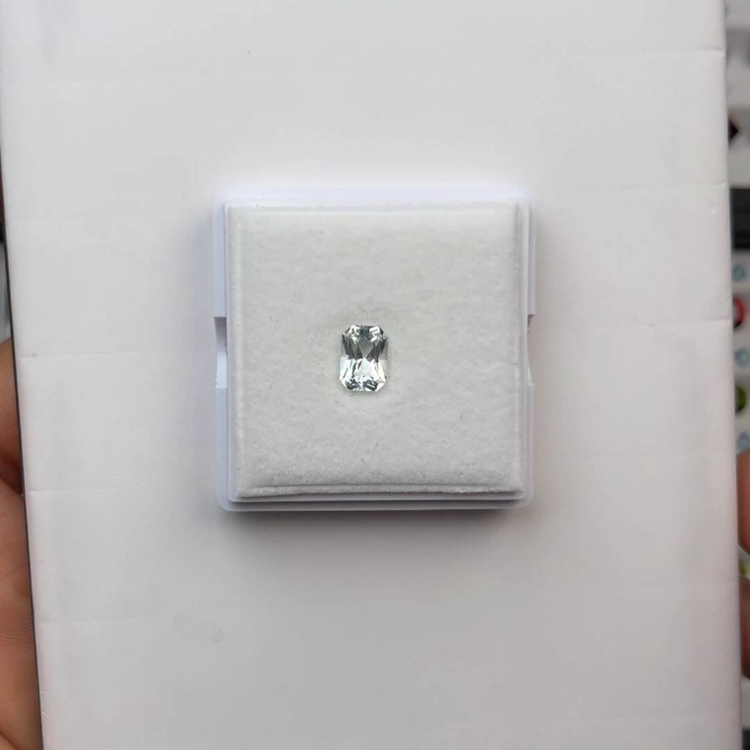 海蓝宝石裸石未镶嵌天然全净无瑕1.39CT