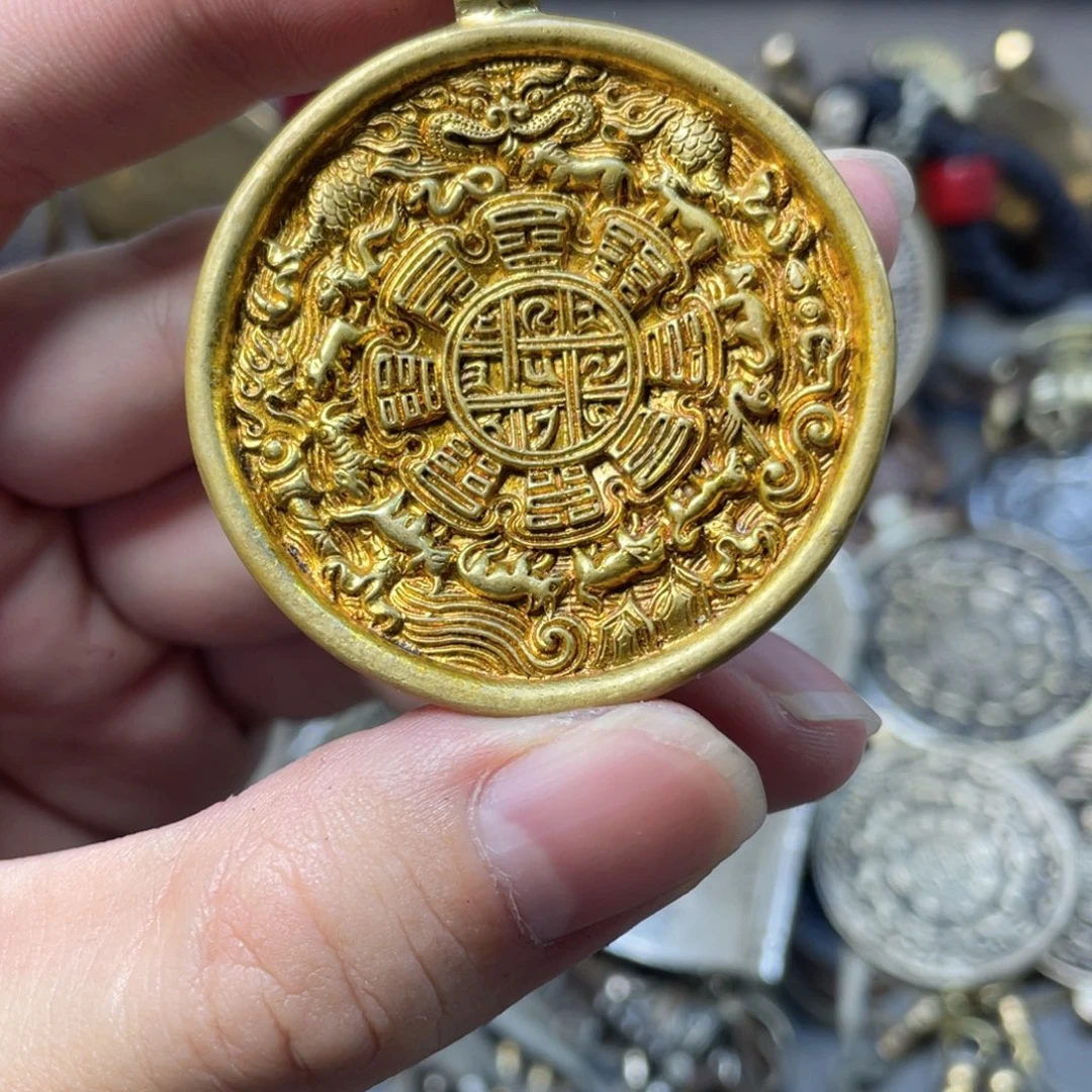 藏传福利手工雕刻九宫八卦牌子，黄铜利马铜九宫