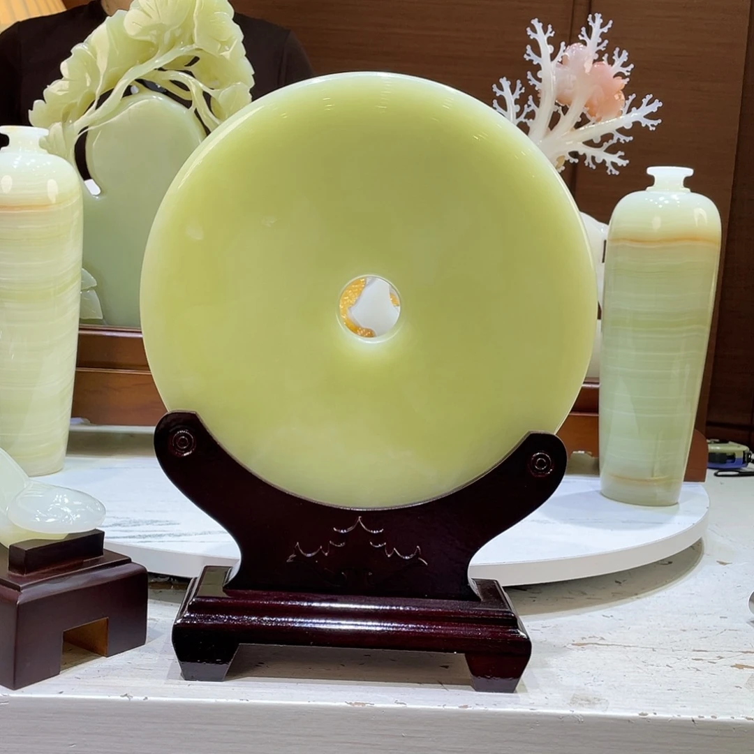欧***哥砖雕精品天然玉石平安扣摆件