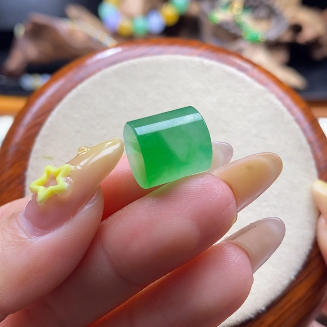 翡翠未镶嵌颈饰翡翠冰阳绿桶珠