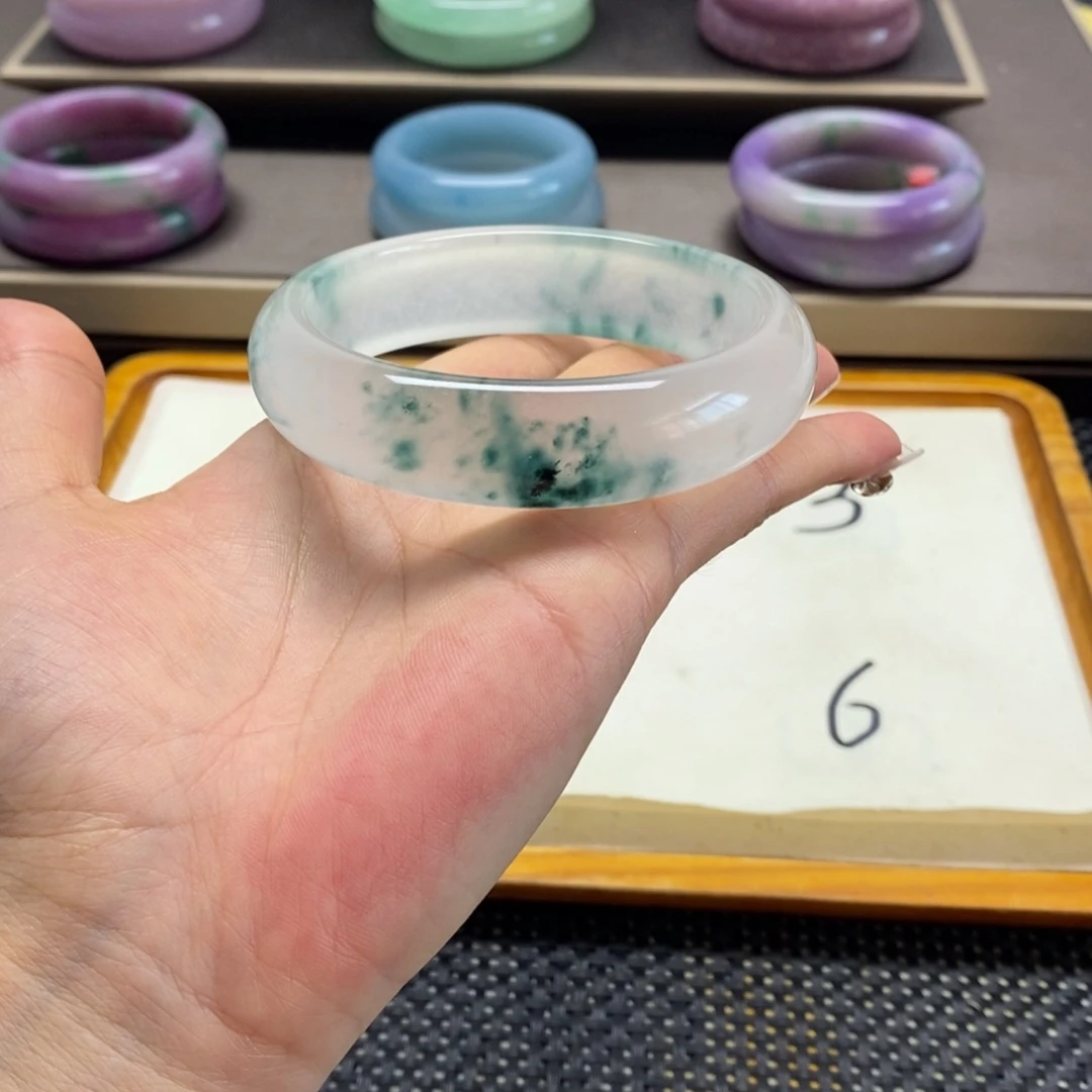 静***）石英岩玉手镯未镶嵌