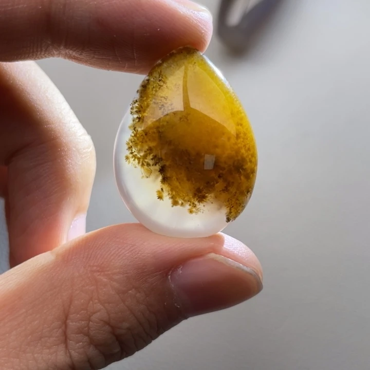 玛瑙/玉髓颈饰未镶嵌开**阳