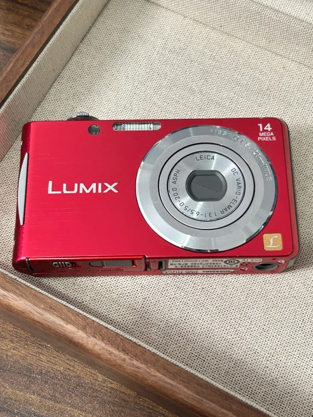 9新 Panasonic/松下 fh2 红色 微微瑕 少女拍照数码相机学生便携