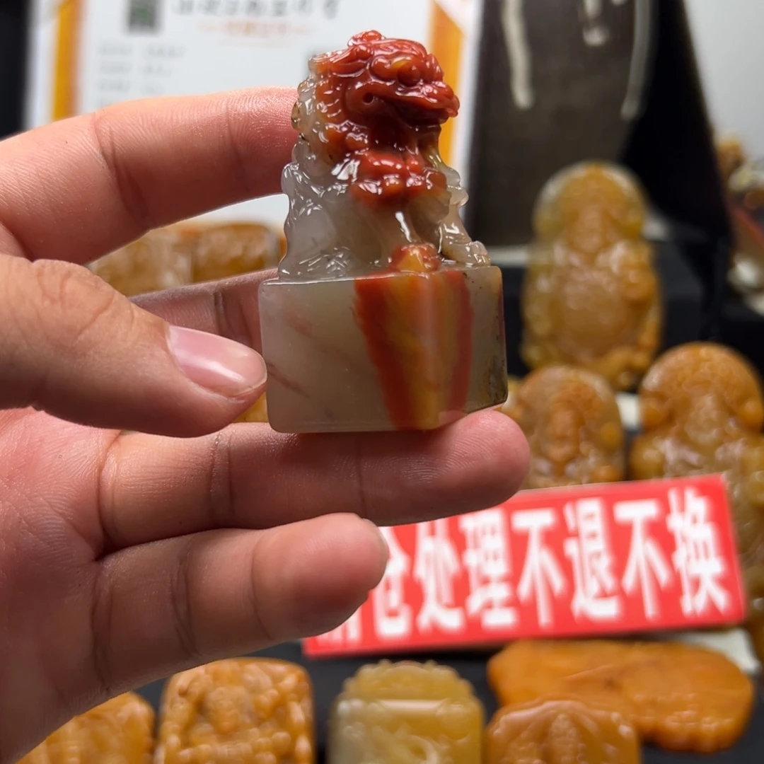 未镶嵌石英质玉（黄龙玉）多样性发货，发其一