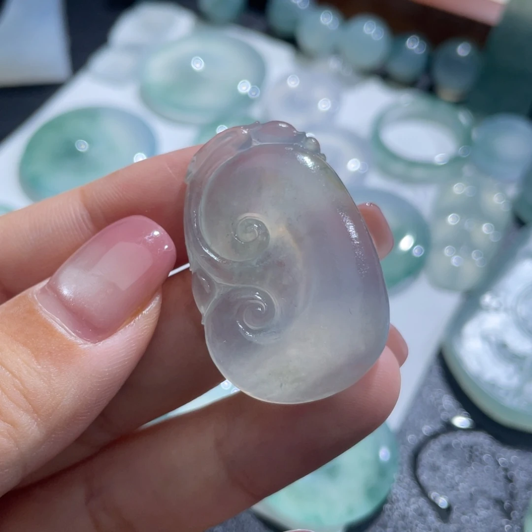 定制翡翠未镶嵌如意