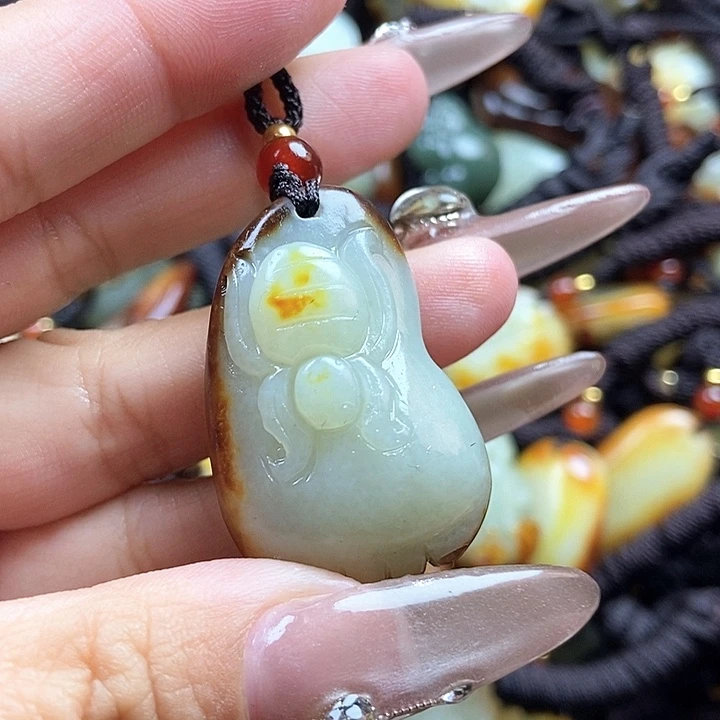 和田玉颈饰未镶嵌