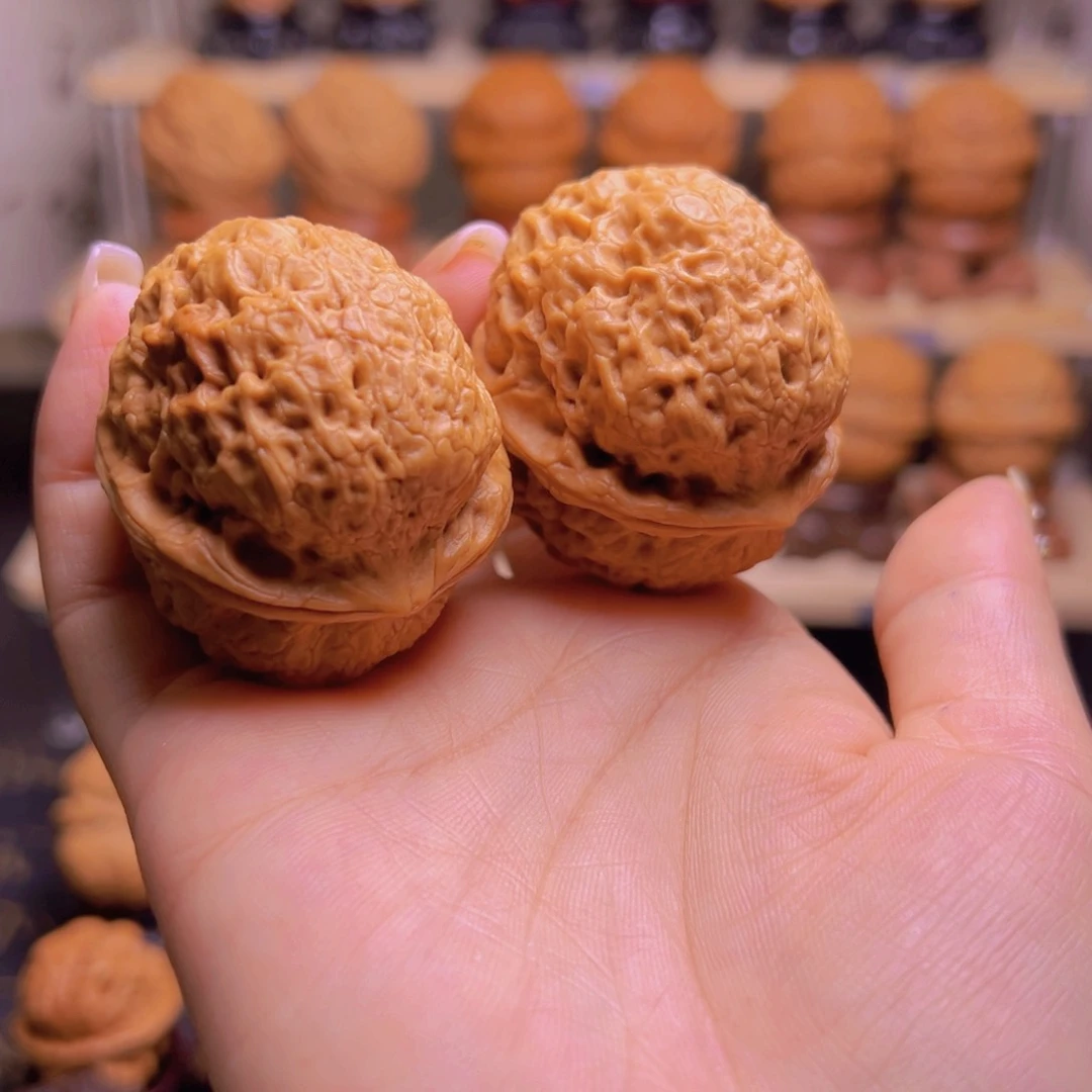 桃核吊坠龙鳞铁狮子H13