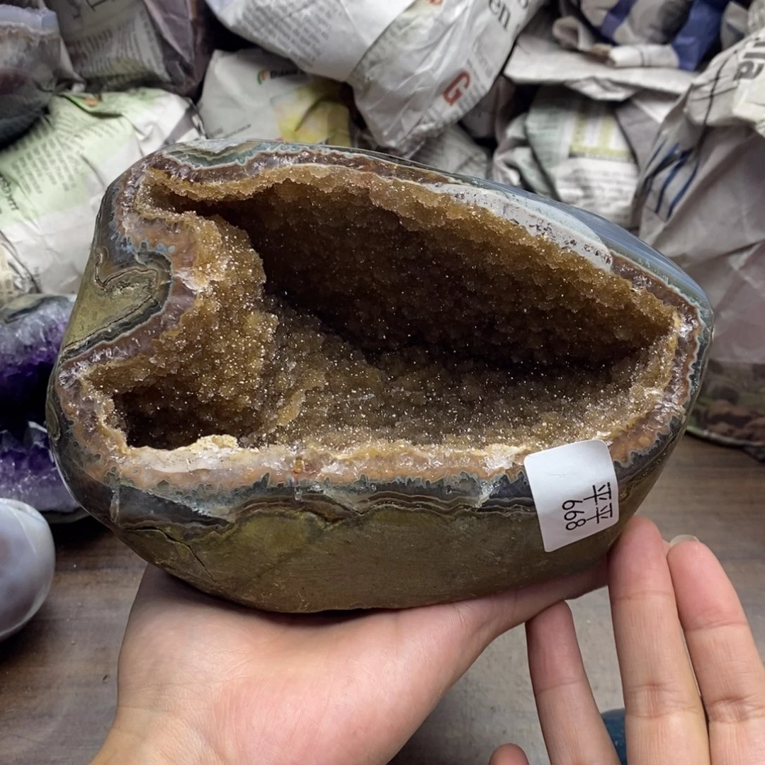 p***y紫晶未镶嵌大型摆件（非配饰）
