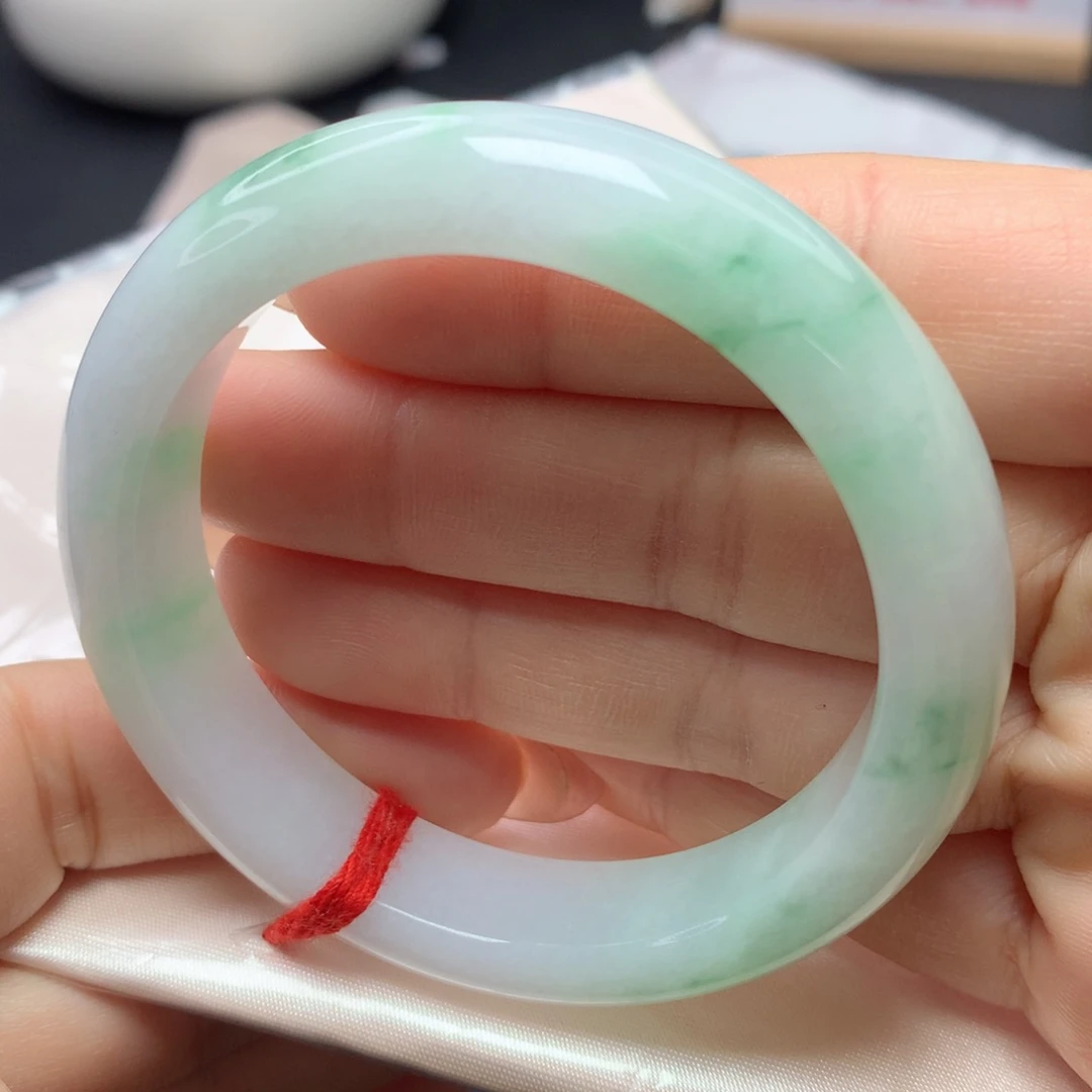 翡翠手镯未镶嵌54545555