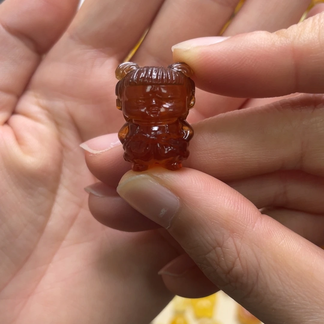 琥珀未镶嵌裸石天然琥珀缅珀哪吒