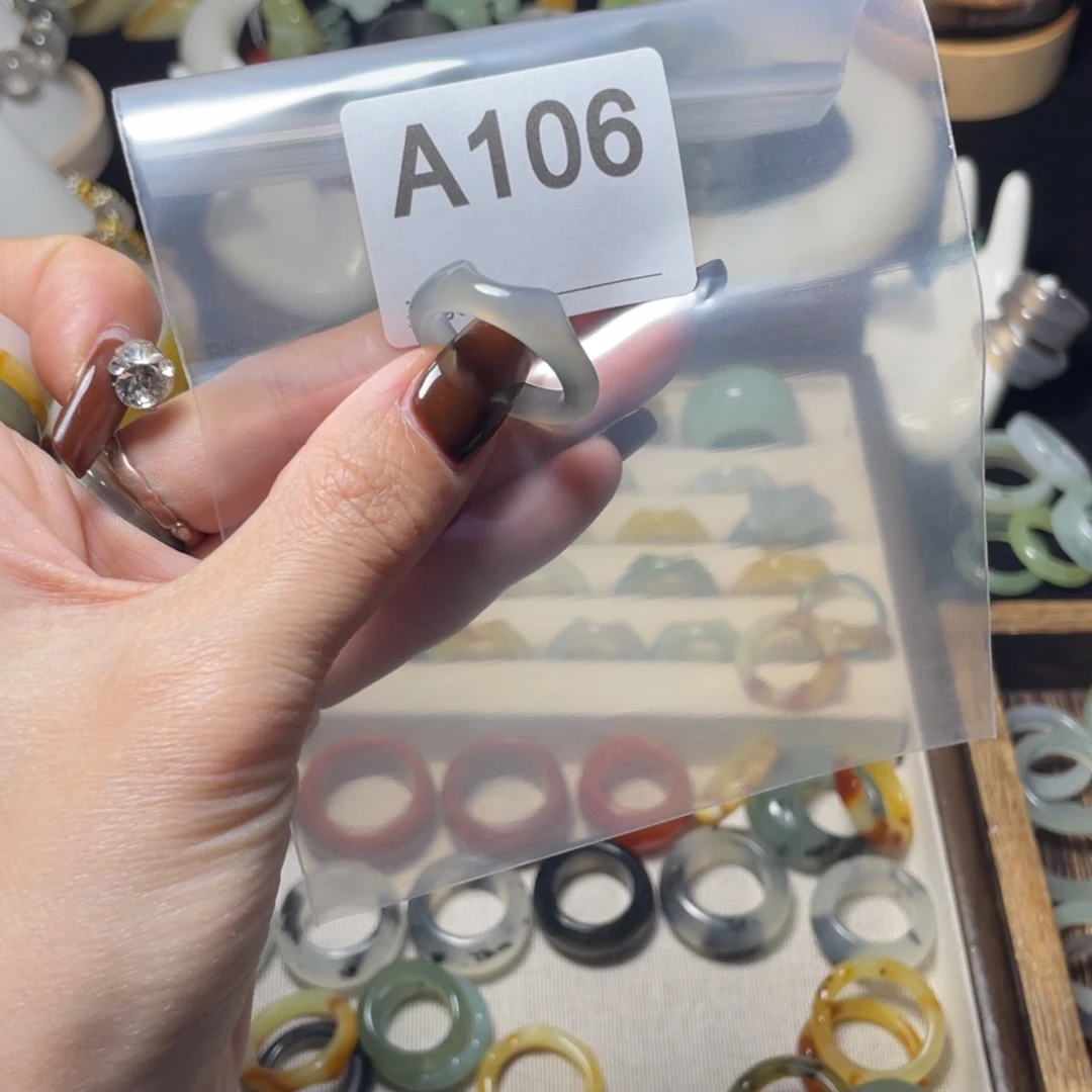 叮***哈蛇纹石玉未镶嵌戒指