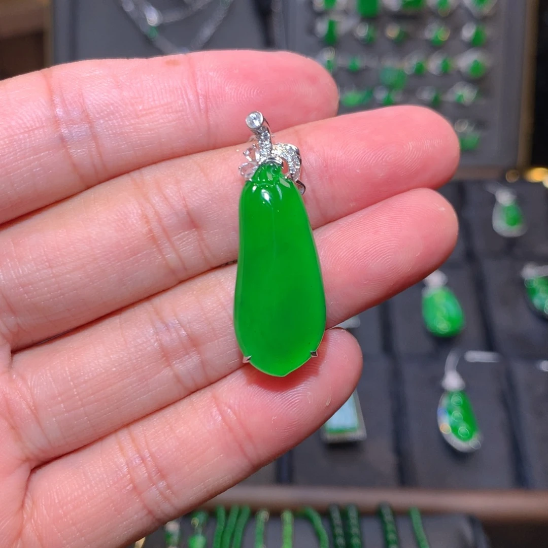 吊坠(不含链)18K金镶嵌翡翠笋***业福瓜