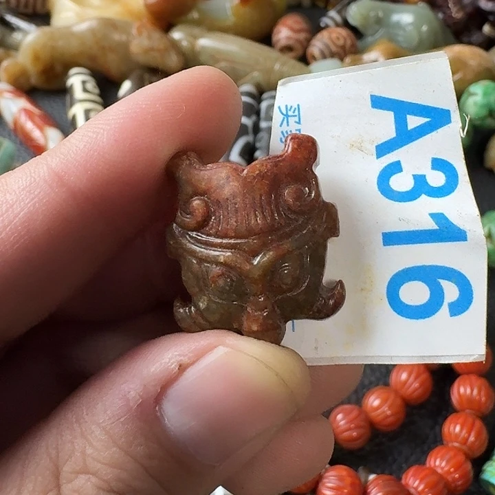 苍***君和田玉未镶嵌颈饰