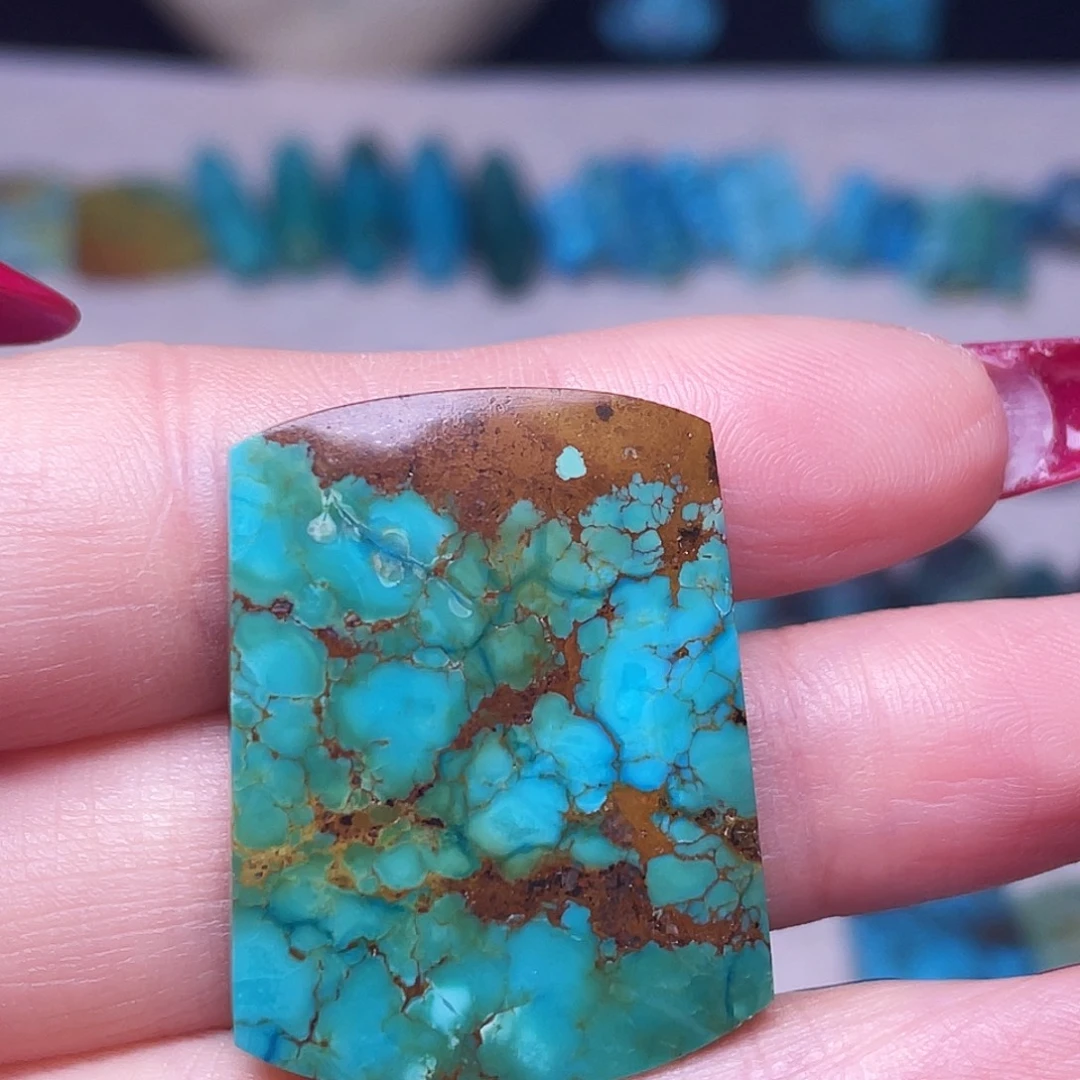 过***已十堰原生态绿石头特色手工配饰