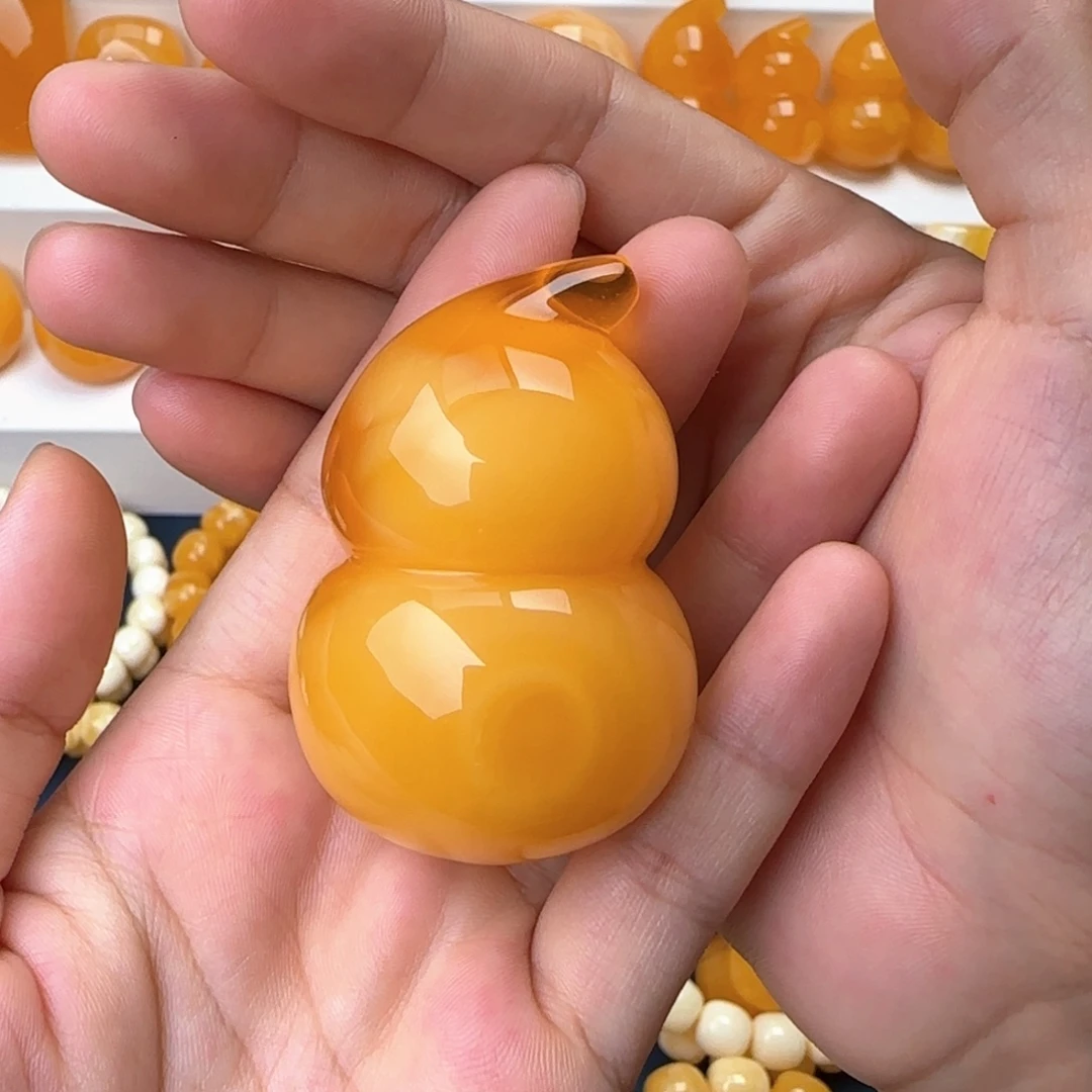 琥珀未镶嵌颈饰立体葫芦挂件