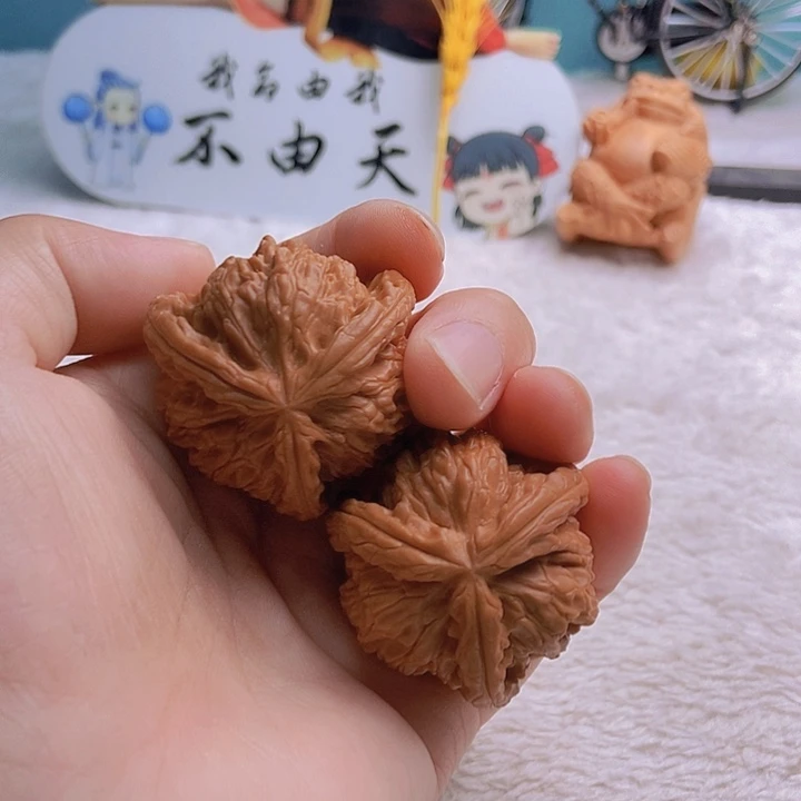 把件文玩核桃刚****）三棱