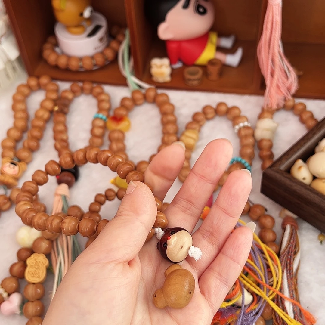 猴头手持配饰小老鼠