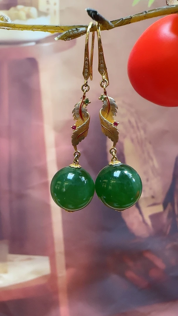 18k金镶精品碧玉猫眼耳坠