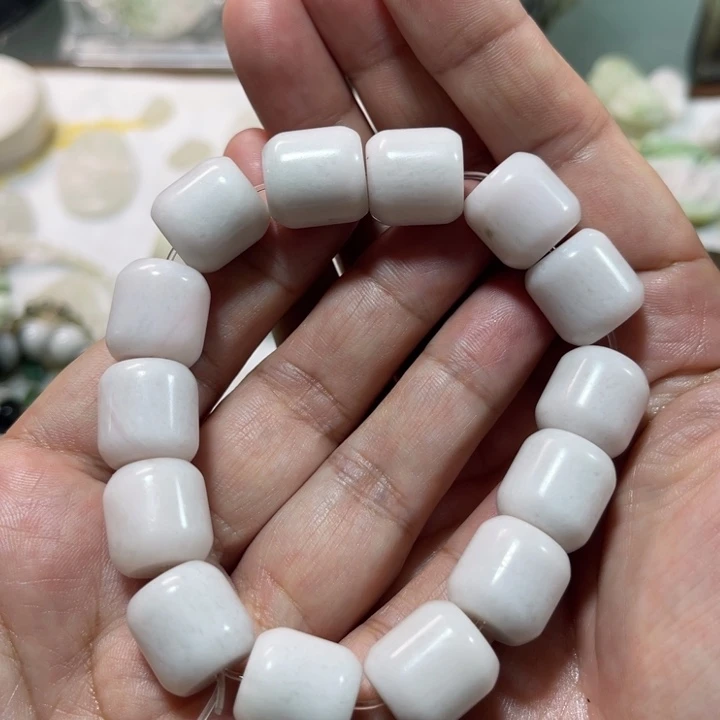 未镶嵌独山玉颈饰