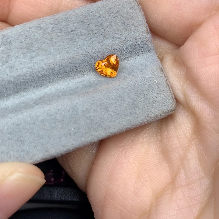 未镶嵌石榴石裸石爱心心6芬达石