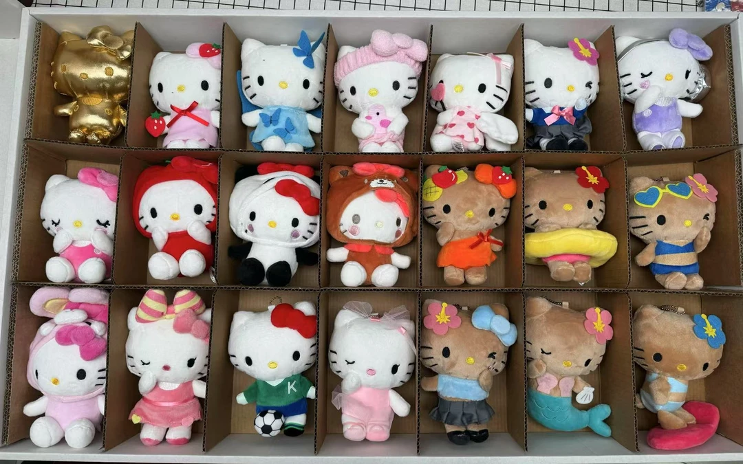 三丽鸥HelloKitty 50周年 限定中号挂件 一套21只