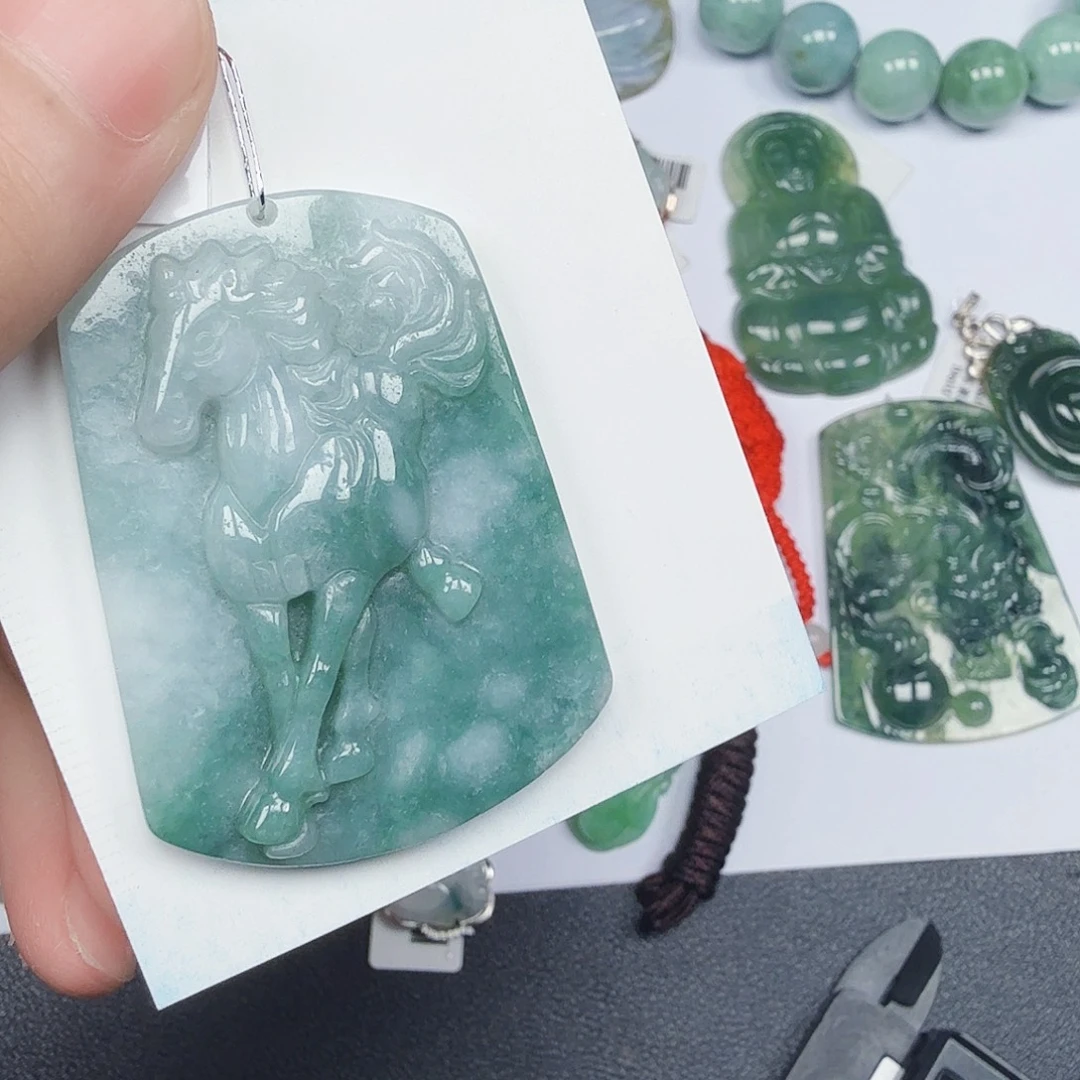 翡翠未镶嵌颈饰翡翠