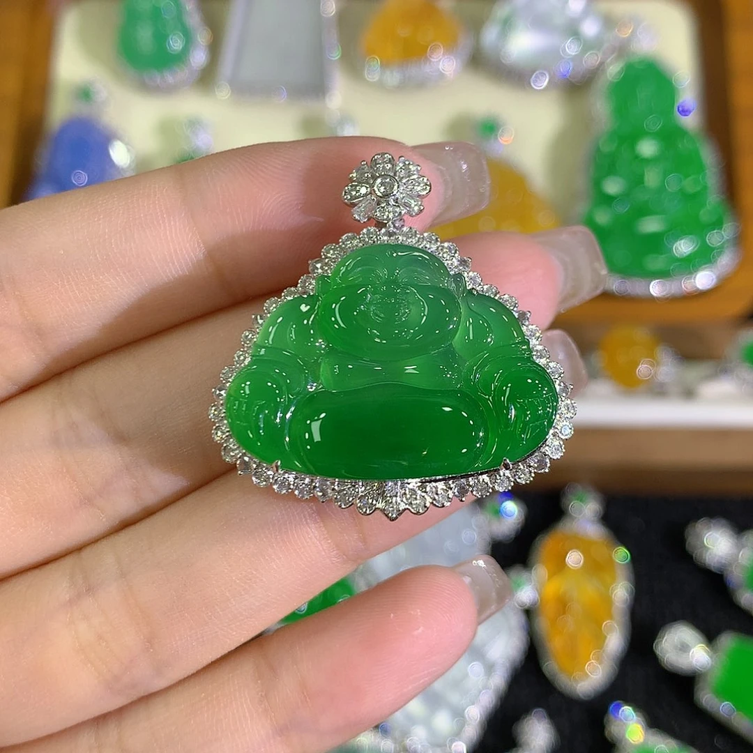 翡翠18K金镶嵌颈饰8888888