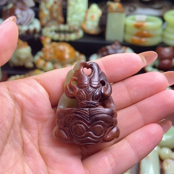 未镶嵌岫岩河磨玉(透闪石质玉)挂件