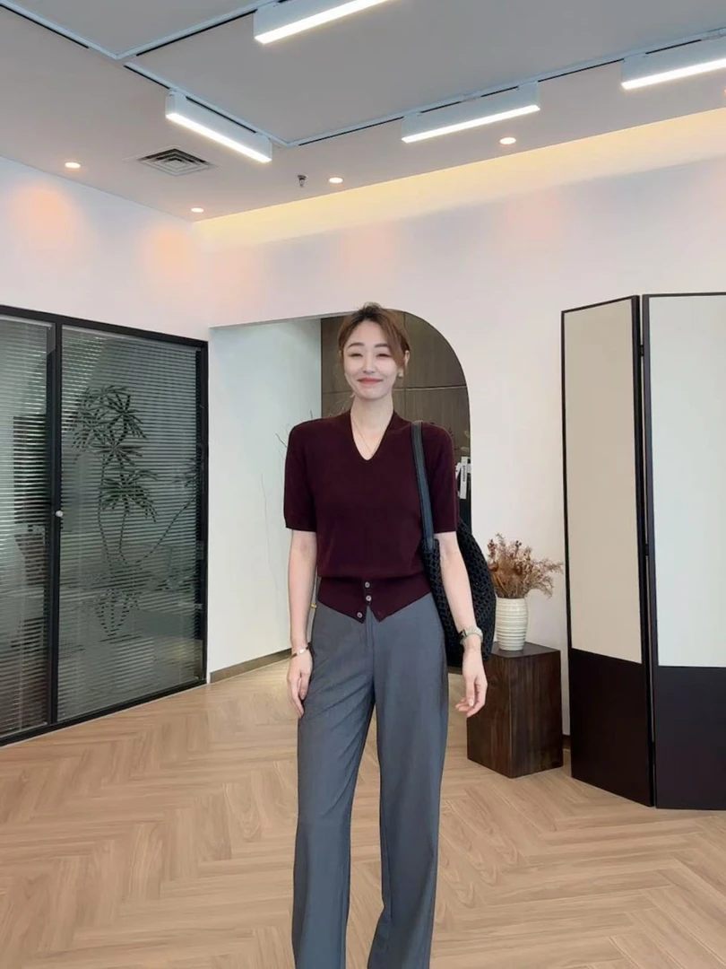 FIGO LOVE 下开叉气质Y字领针织收腰显瘦上衣8691