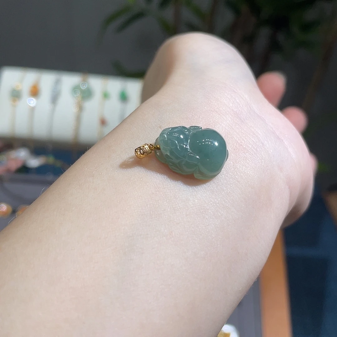 翡翠18K金镶嵌吊坠(不含链)小貔貅