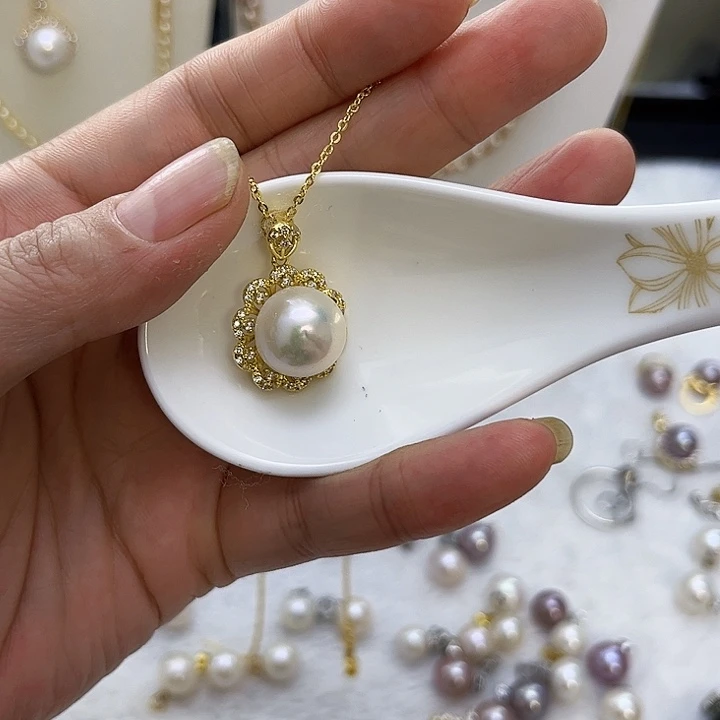 合金白珠金色花苞吊坠淡水珍珠